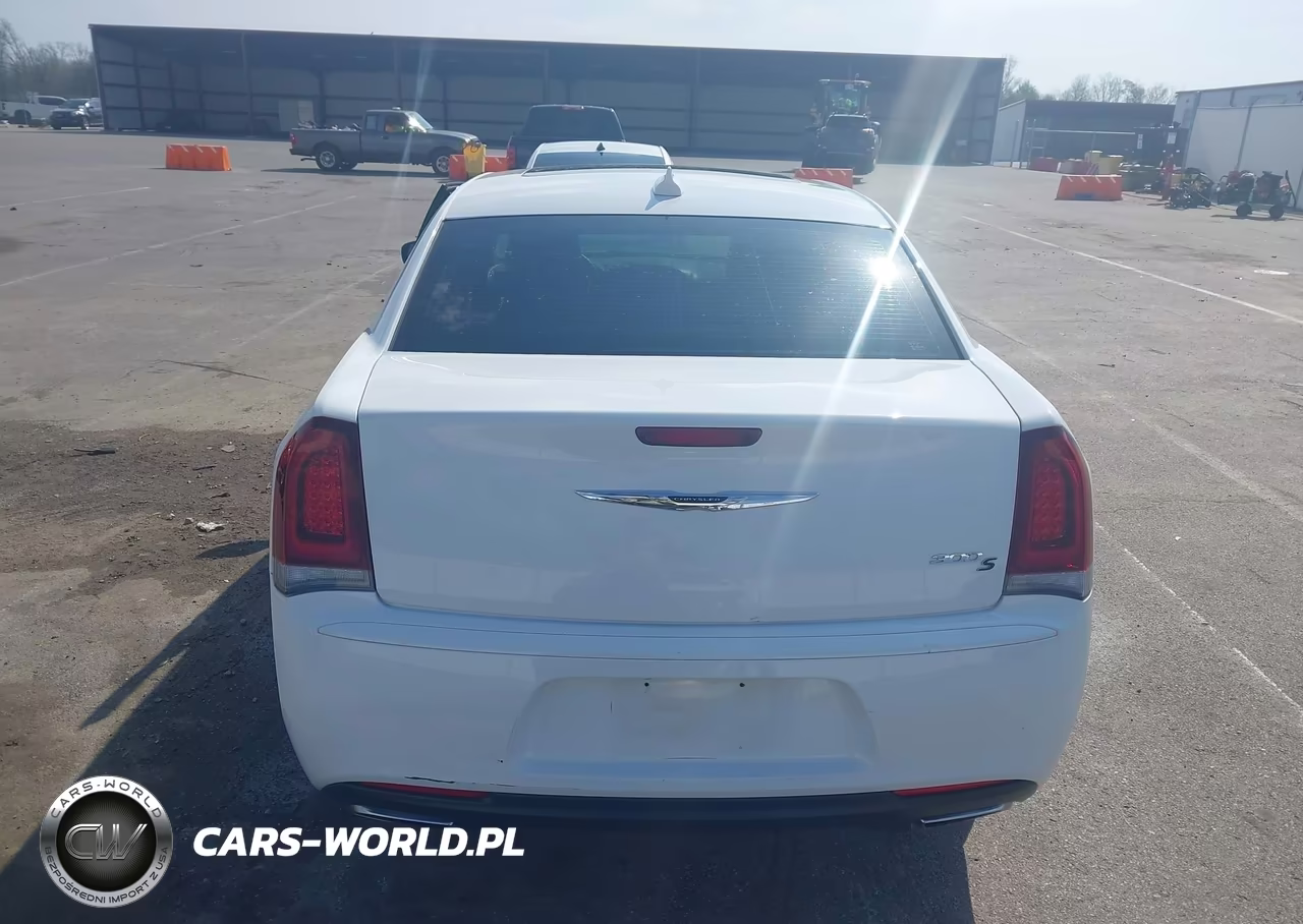 2015 Chrysler 300 300S VIN:2C3CCABG2FH903781 - 15