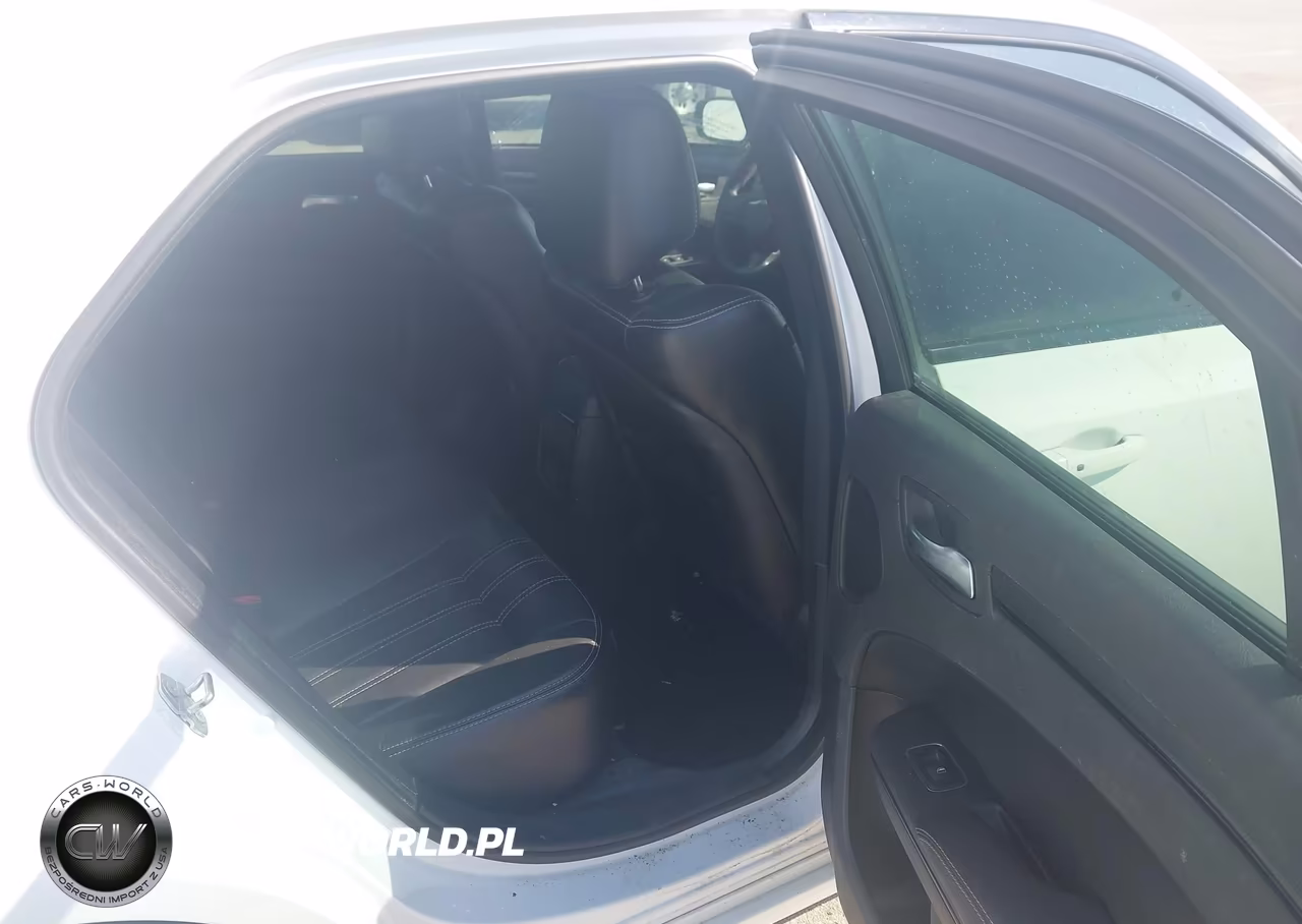 2015 Chrysler 300 300S VIN:2C3CCABG2FH903781 - 8