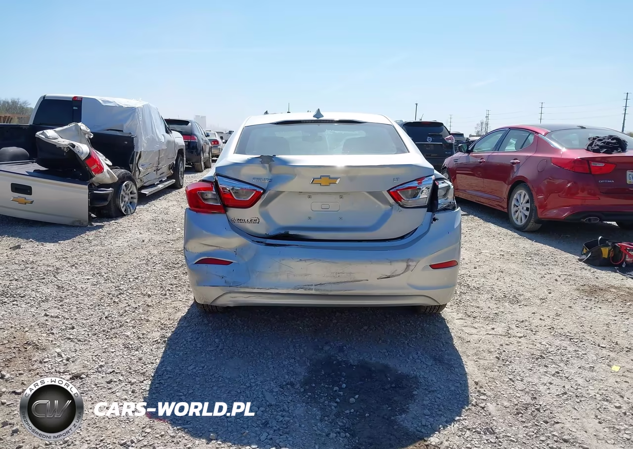 2019 Chevrolet Cruze Lt VIN:1G1BE5SM5K7145027 - 16