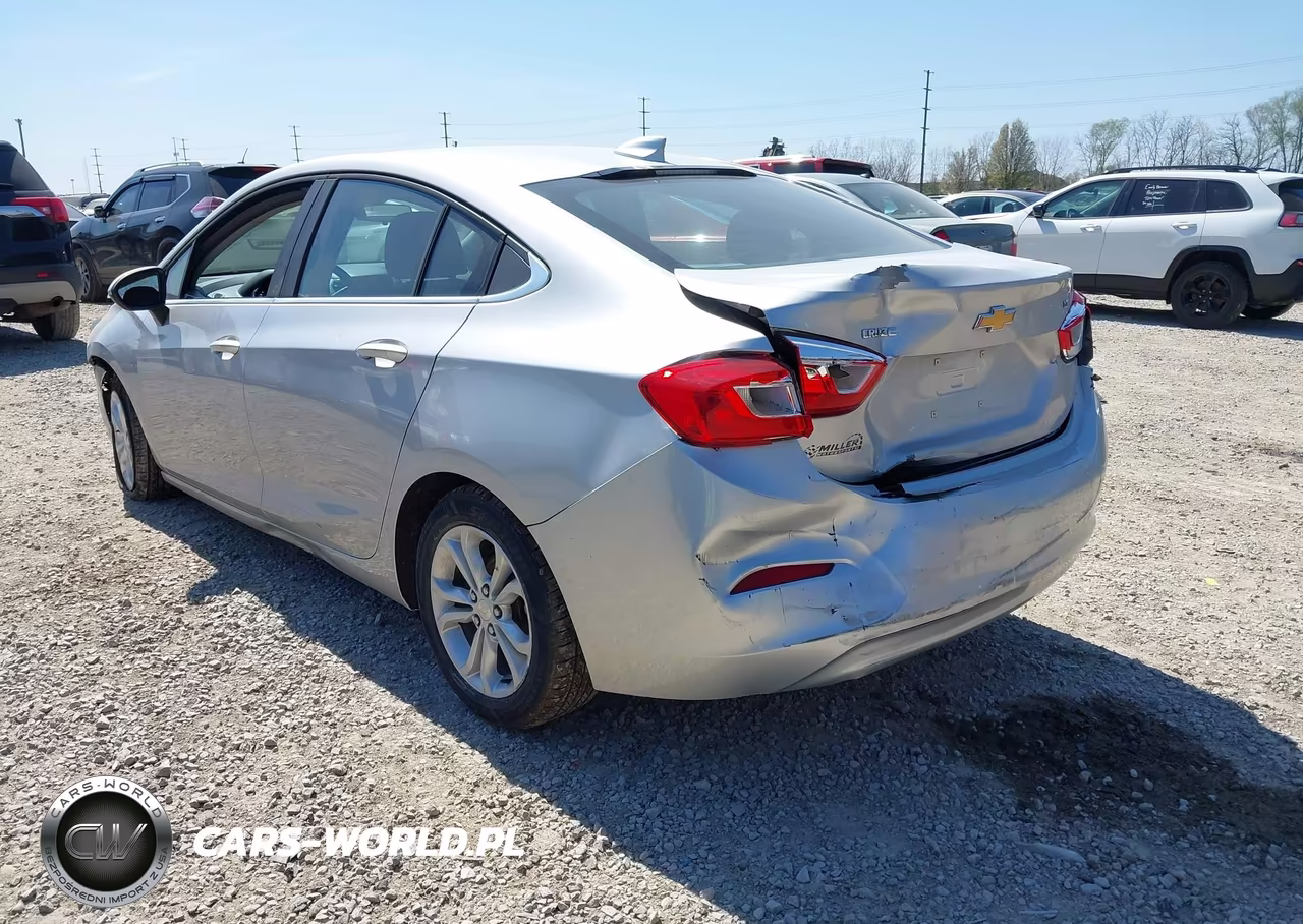 2019 Chevrolet Cruze Lt VIN:1G1BE5SM5K7145027 - 3