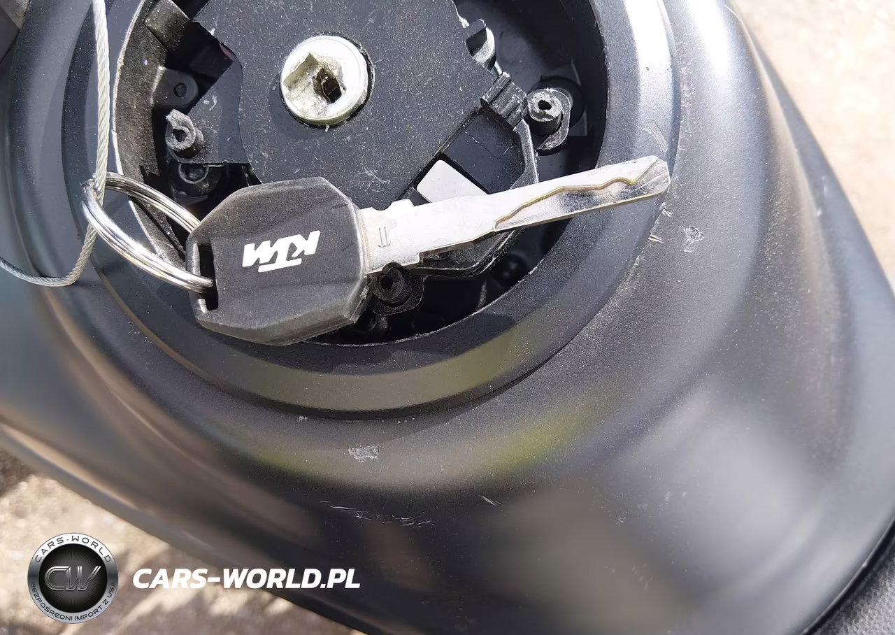 2026 Ktm 690 Smc R VIN:MD2J2J404TN206146 - 11