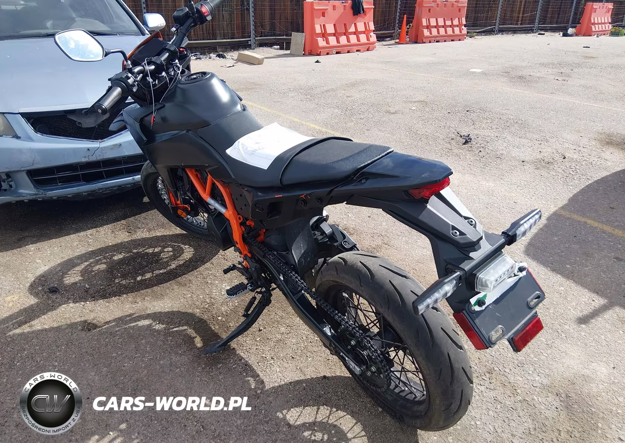 2026 Ktm 690 Smc R VIN:MD2J2J404TN206146 - 3