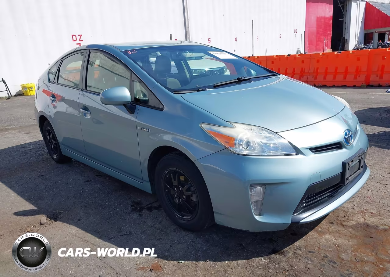 2015 Toyota Prius Two – zdjęcie 1 z 18