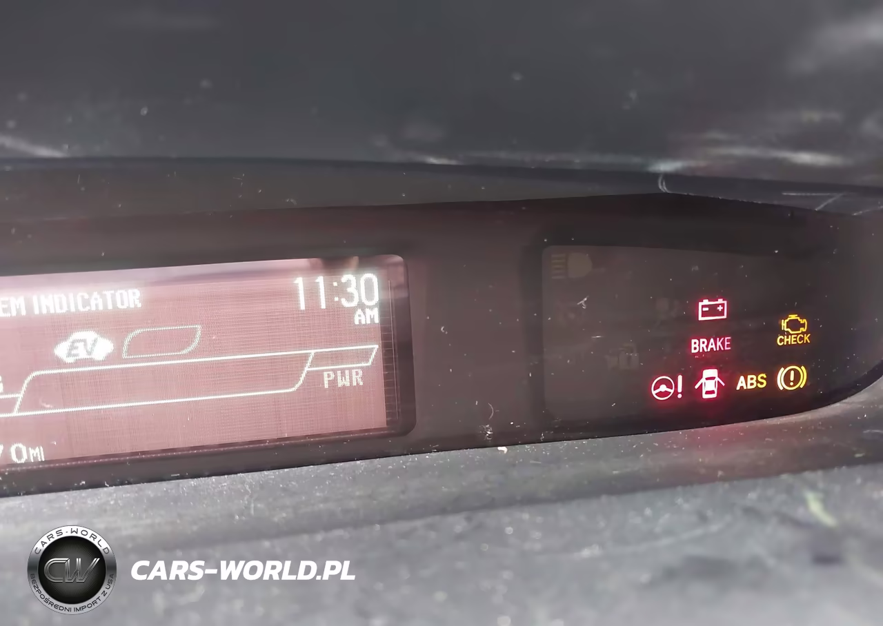 2015 Toyota Prius Two VIN:JTDKN3DU2F2003357 - 18