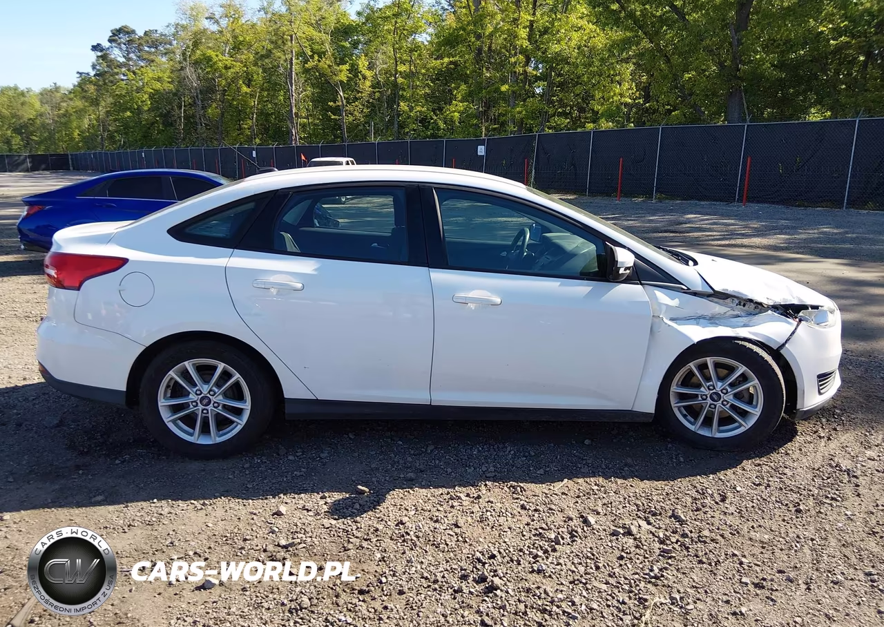 2015 Ford Focus Se VIN:1FADP3F20FL250357 - 14