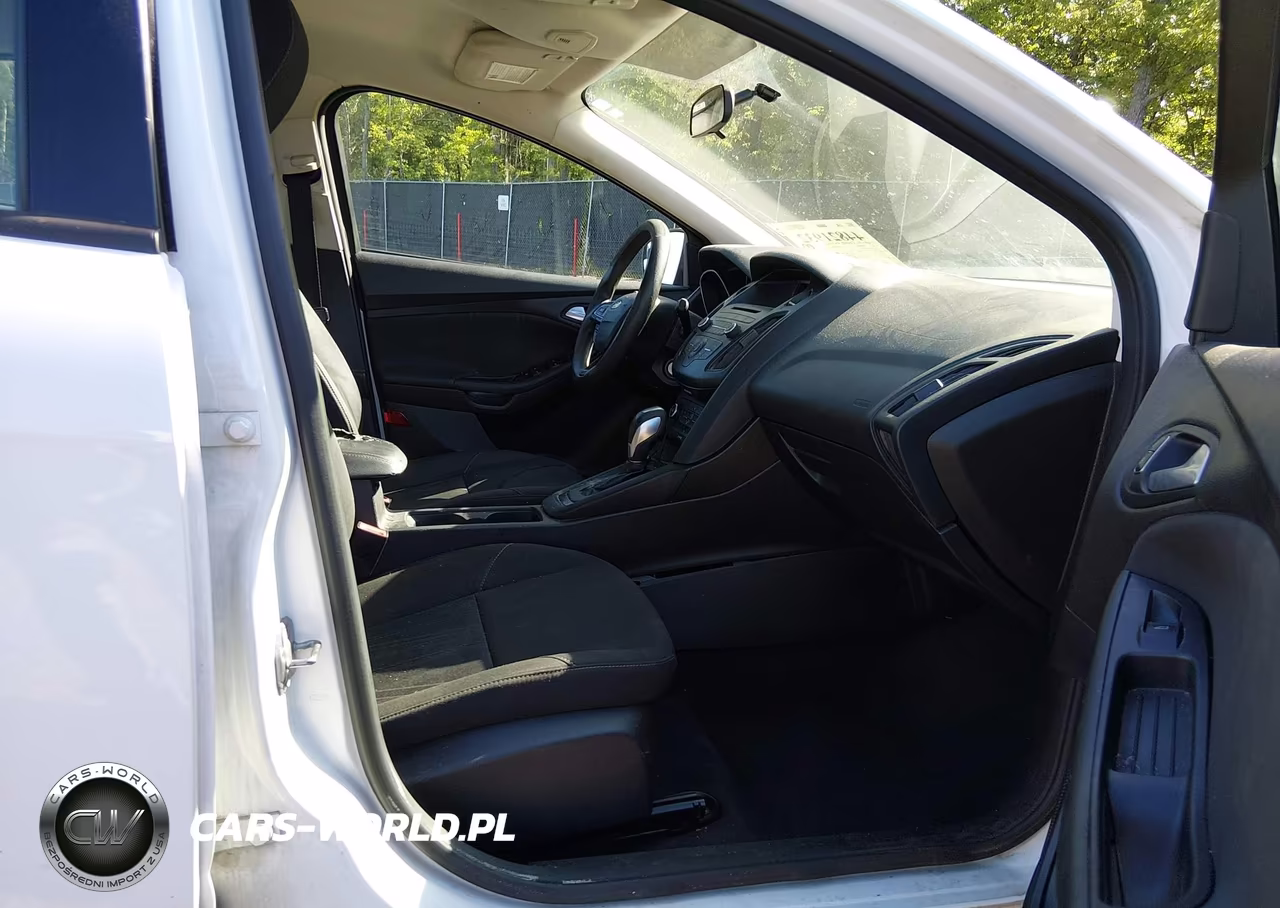 2015 Ford Focus Se VIN:1FADP3F20FL250357 - 5