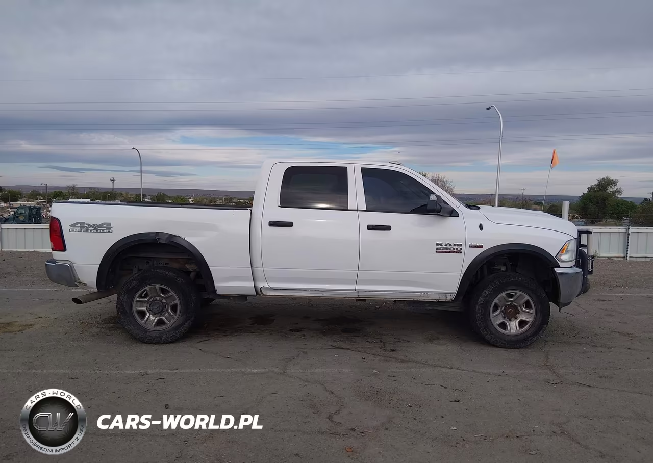 2018 Ram 2500 Tradesman 4X4 6'4 Box VIN:3C6UR5CJXJG140960 - 13