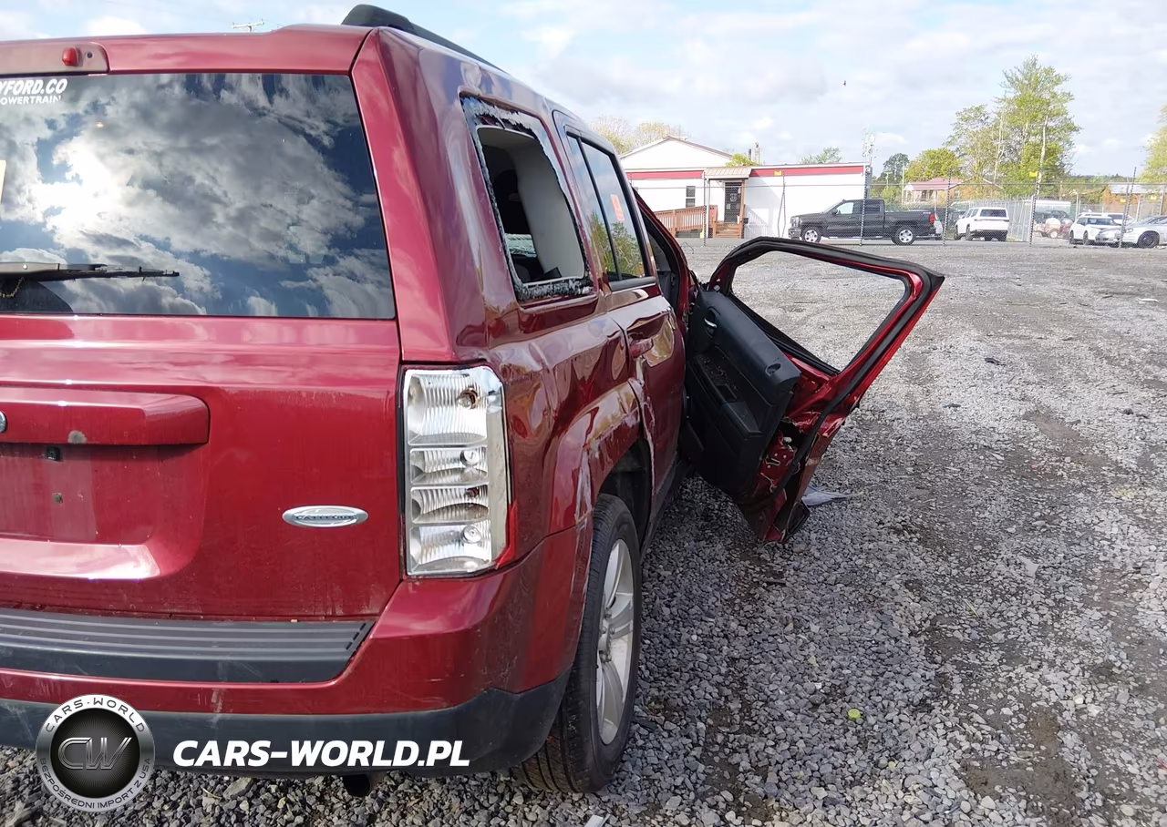 2015 Jeep Patriot Latitude VIN:1C4NJRFB0FD248962 - 13
