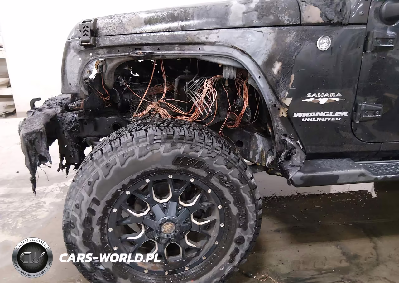 2016 Jeep Wrangler Unlimited Sahara VIN:1C4BJWEG7GL108767 - 13
