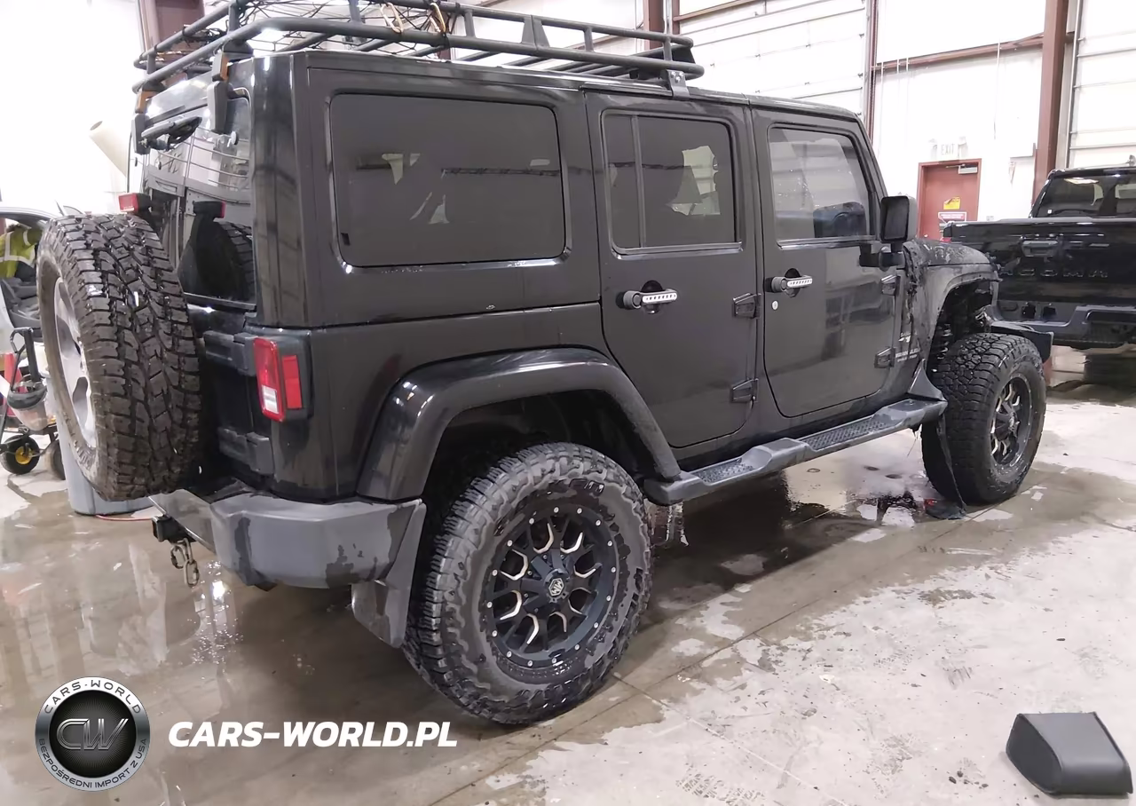 2016 Jeep Wrangler Unlimited Sahara VIN:1C4BJWEG7GL108767 - 4
