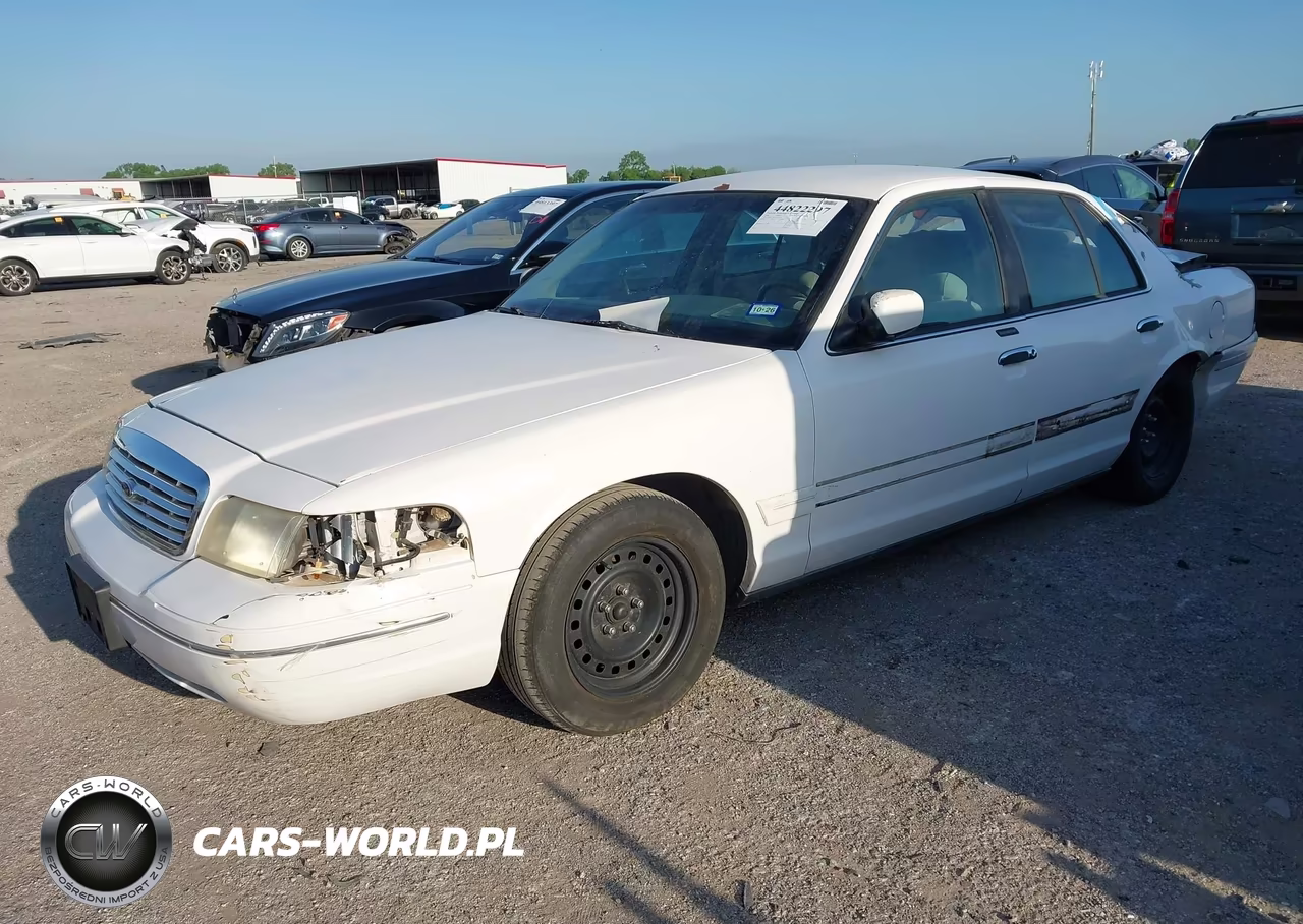 2000 Ford Crown Victoria VIN:2FAFP73W1YX132556 - 2