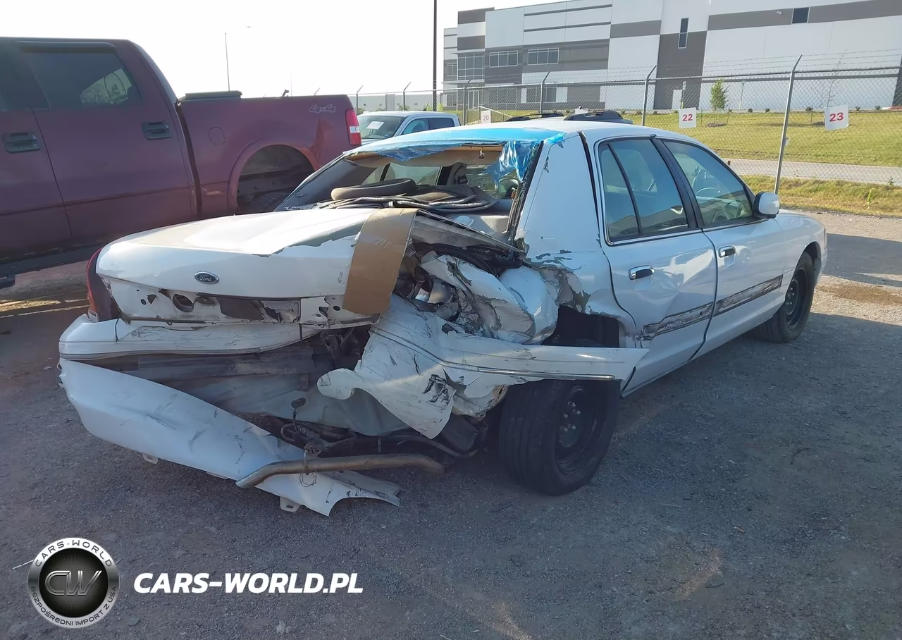 2000 Ford Crown Victoria VIN:2FAFP73W1YX132556 - 4