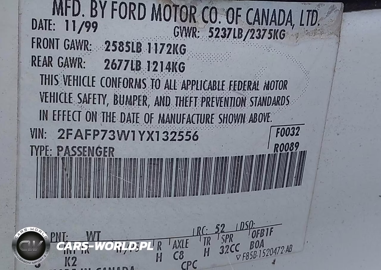 2000 Ford Crown Victoria VIN:2FAFP73W1YX132556 - 9