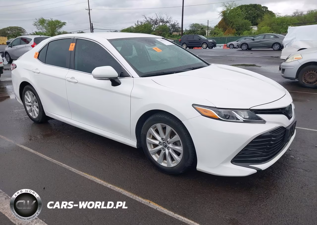 2019 Toyota Camry Le – zdjęcie 1 z 15