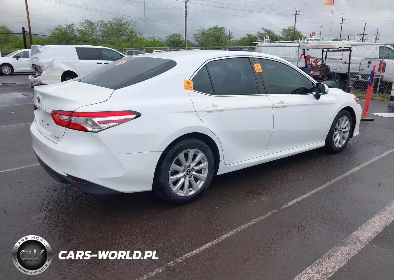 2019 Toyota Camry Le VIN:4T1B11HK7KU846358 - 4