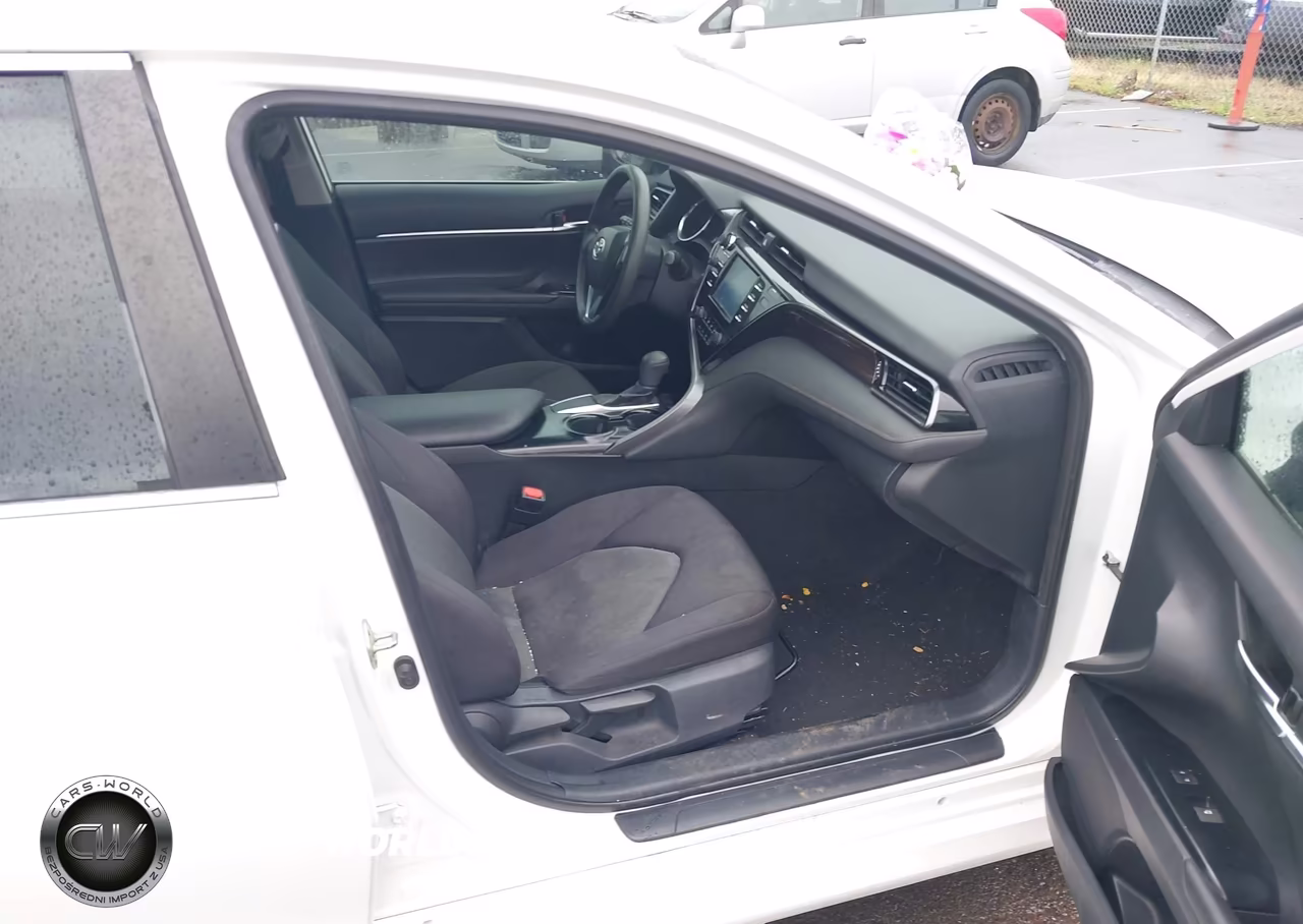 2019 Toyota Camry Le VIN:4T1B11HK7KU846358 - 5