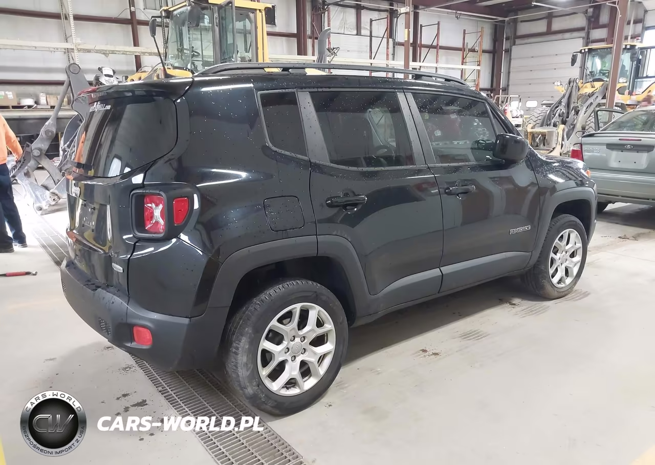 2018 Jeep Renegade Latitude 4X4 VIN:ZACCJBBB9JPH84775 - 4