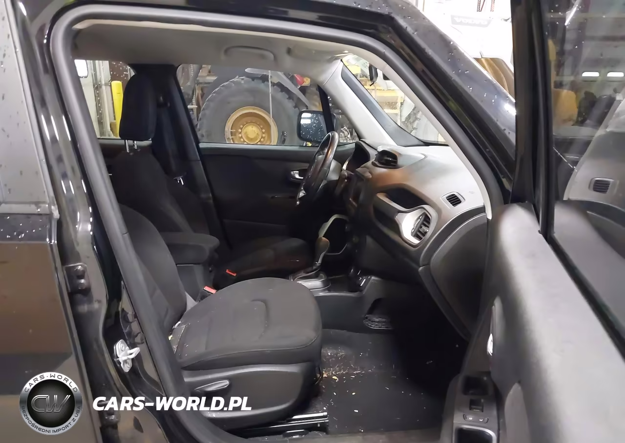 2018 Jeep Renegade Latitude 4X4 VIN:ZACCJBBB9JPH84775 - 5