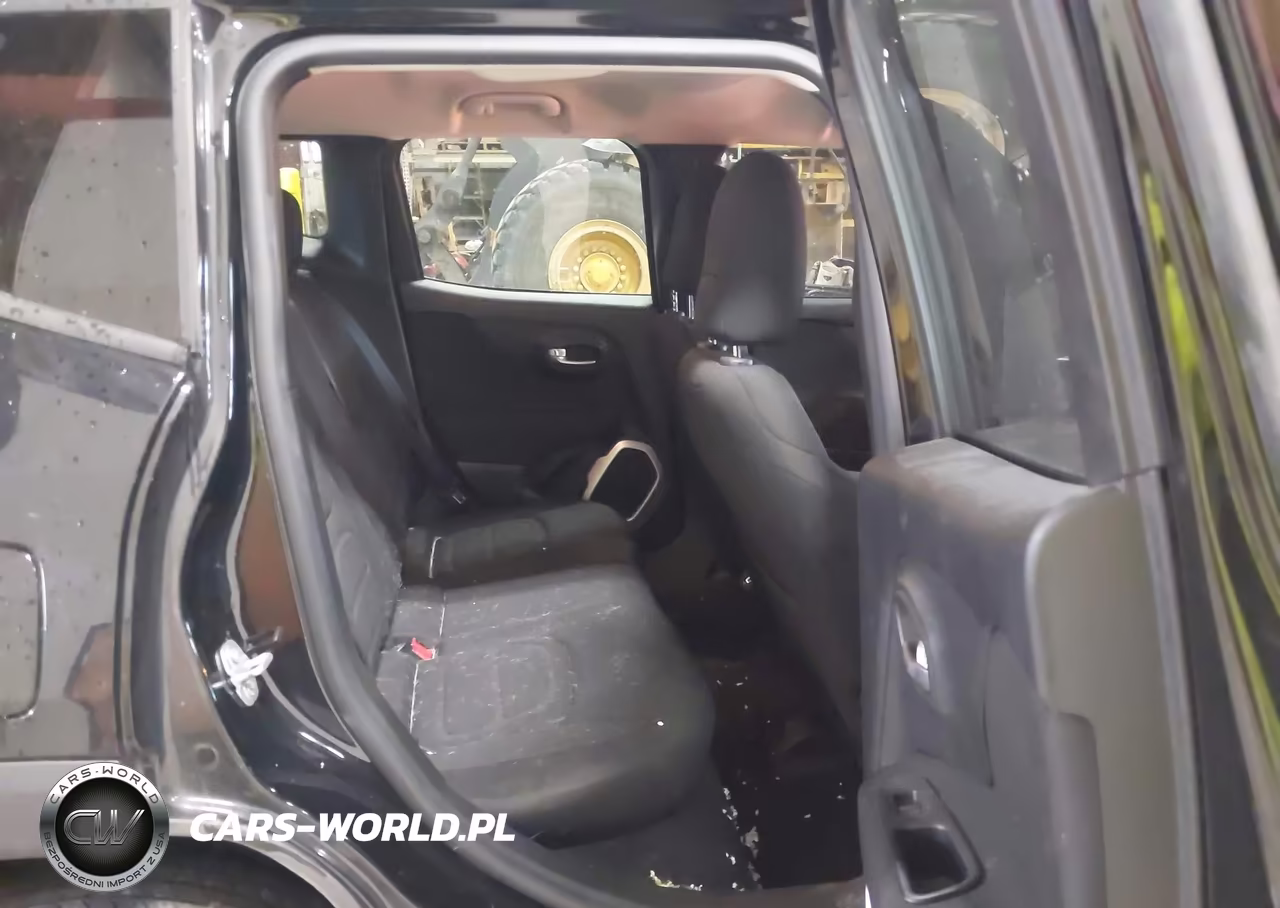 2018 Jeep Renegade Latitude 4X4 VIN:ZACCJBBB9JPH84775 - 8