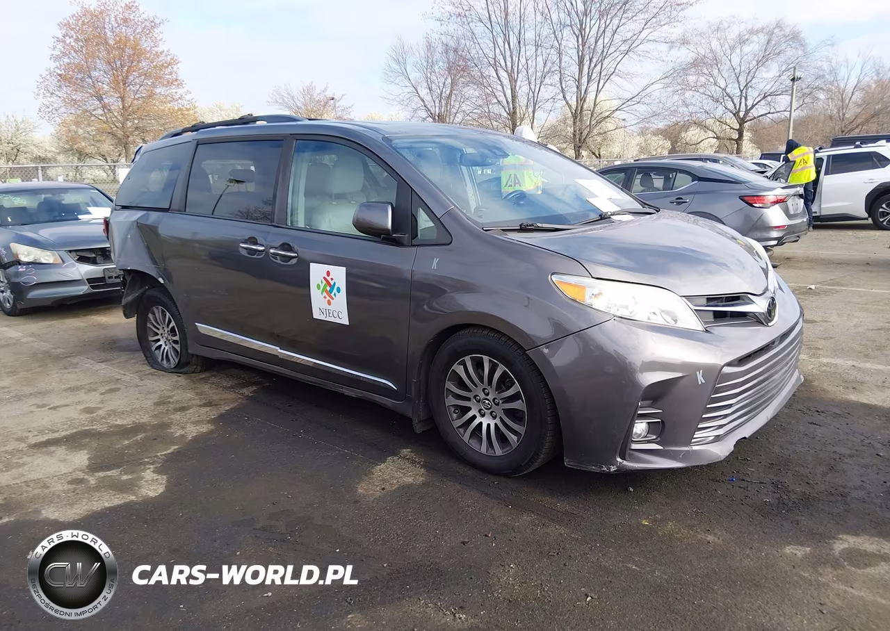 2018 Toyota Sienna Xle 8 Passenger