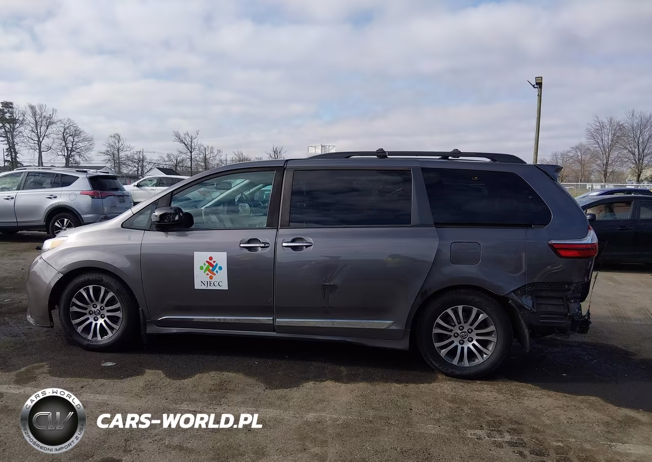 2018 Toyota Sienna Xle 8 Passenger VIN:5TDYZ3DC9JS939502 - 14