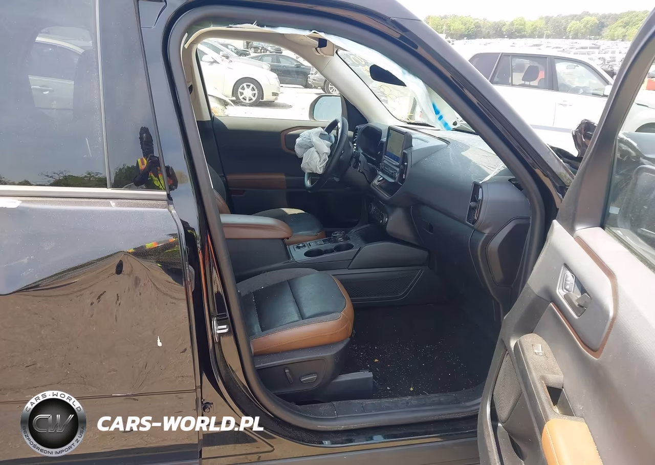 2021 Ford Bronco Sport Outer Banks VIN:3FMCR9C65MRA40342 - 5