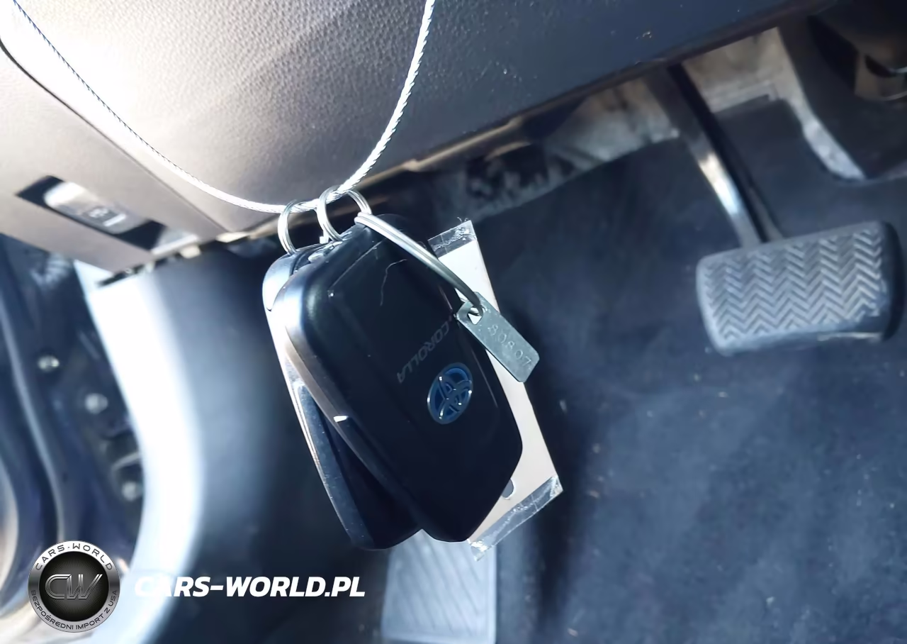2021 Toyota Corolla Hybrid Le VIN:JTDEAMDE5MJ027758 - 11