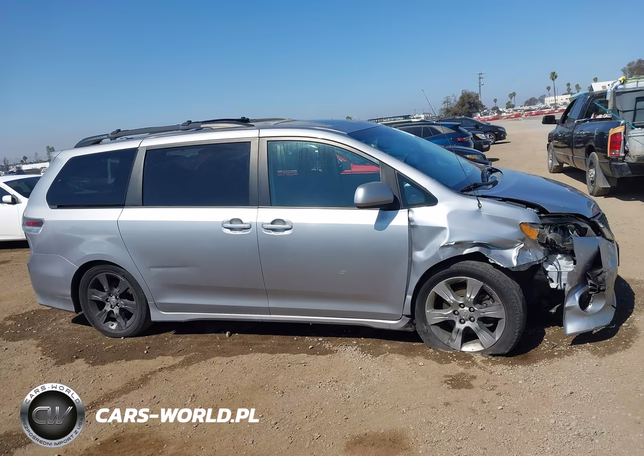 2012 Toyota Sienna Se 8 Passenger VIN:5TDXK3DC5CS224042 - 12