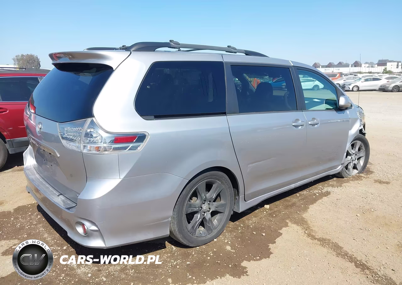 2012 Toyota Sienna Se 8 Passenger VIN:5TDXK3DC5CS224042 - 4