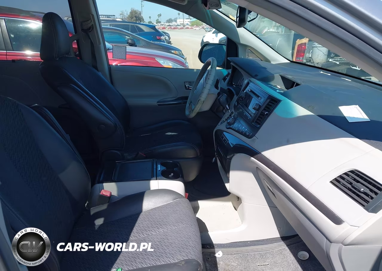 2012 Toyota Sienna Se 8 Passenger VIN:5TDXK3DC5CS224042 - 5