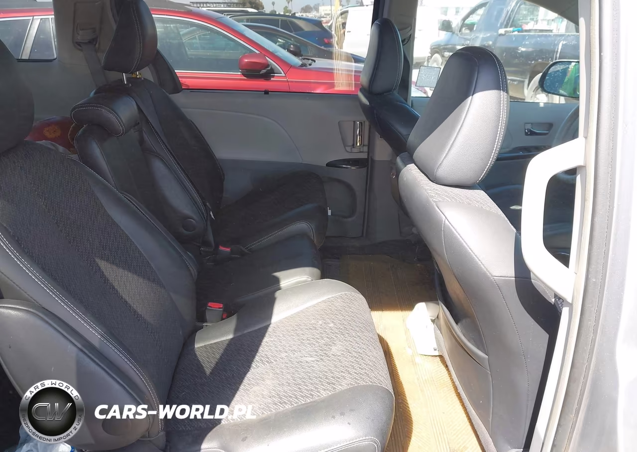 2012 Toyota Sienna Se 8 Passenger VIN:5TDXK3DC5CS224042 - 8