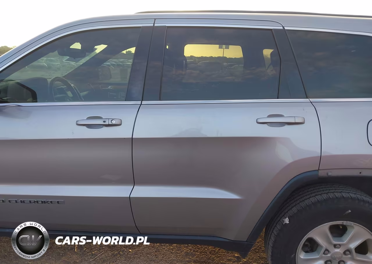 2017 Jeep Grand Cherokee Laredo 4X2 VIN:1C4RJEAG1HC614949 - 15