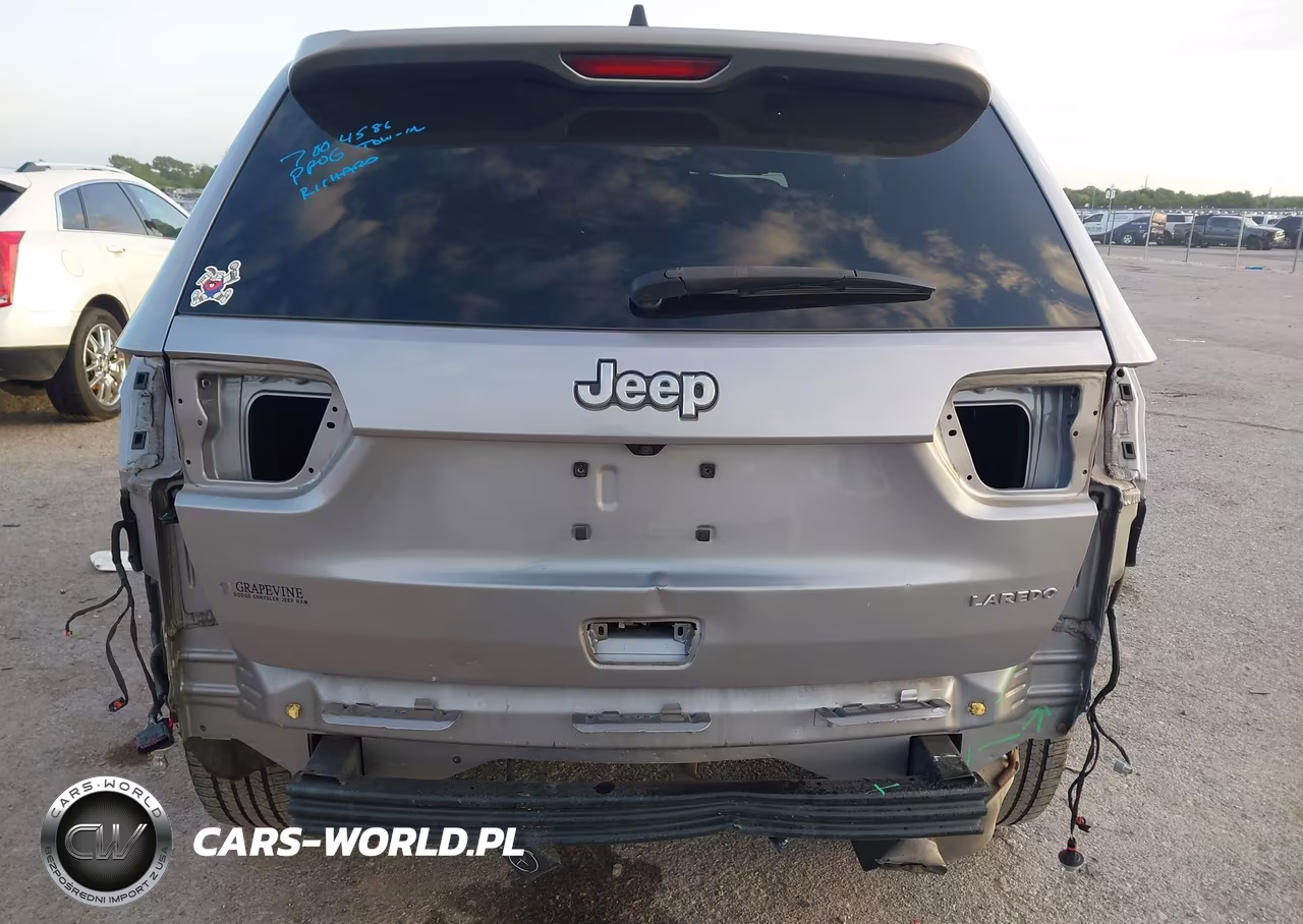 2017 Jeep Grand Cherokee Laredo 4X2 VIN:1C4RJEAG1HC614949 - 17