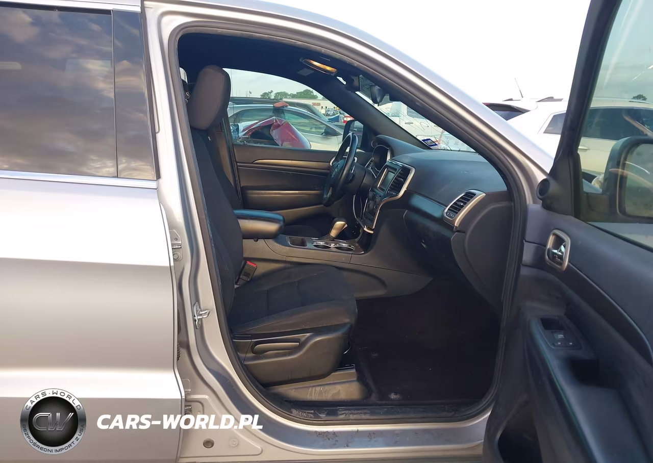 2017 Jeep Grand Cherokee Laredo 4X2 VIN:1C4RJEAG1HC614949 - 5