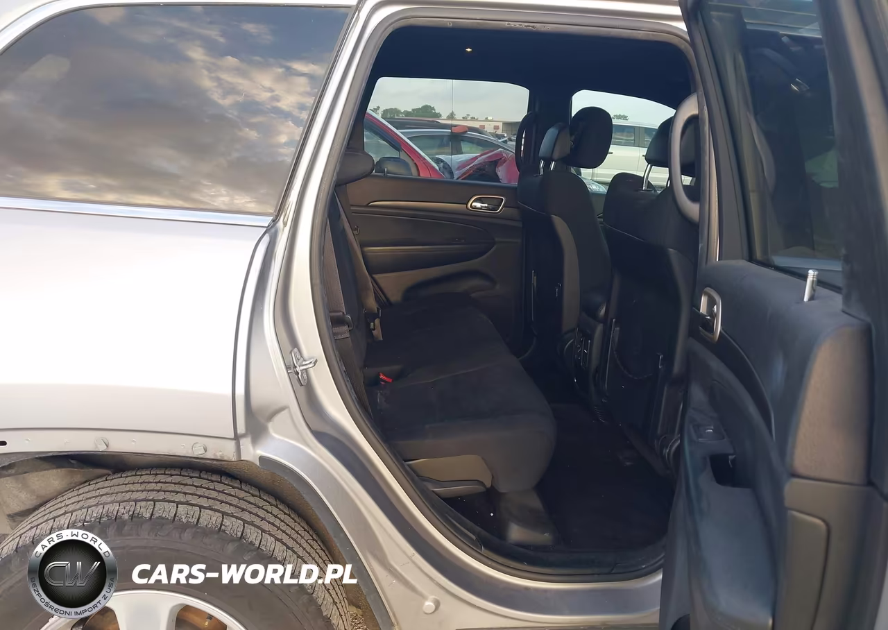2017 Jeep Grand Cherokee Laredo 4X2 VIN:1C4RJEAG1HC614949 - 8