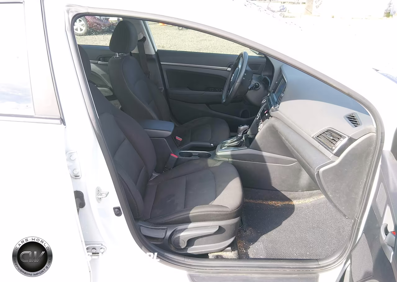 2018 Hyundai Elantra Value Edition VIN:5NPD84LF9JH317541 - 5