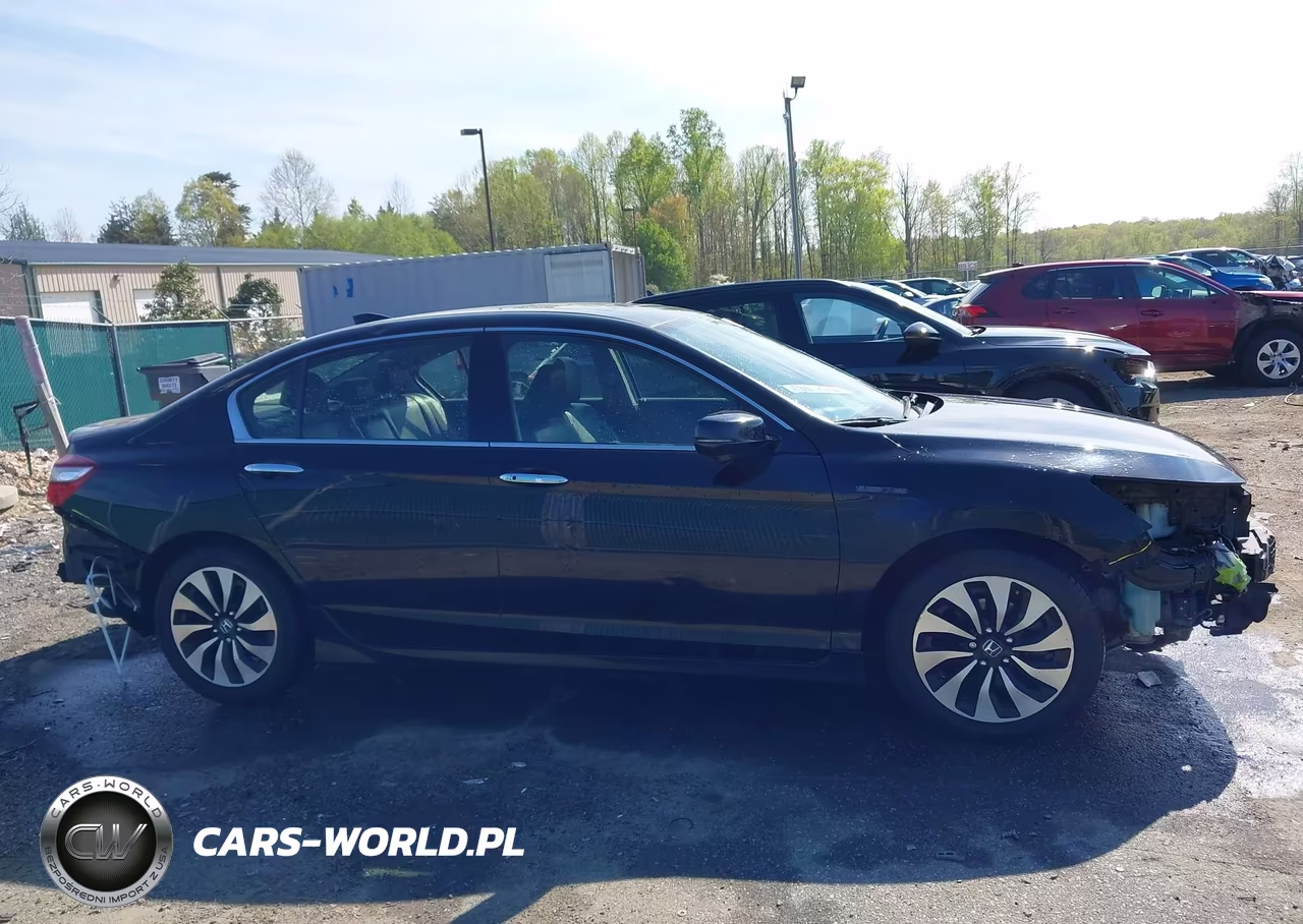 2017 Honda Accord Hybrid Touring VIN:JHMCR6F71HC030479 - 13