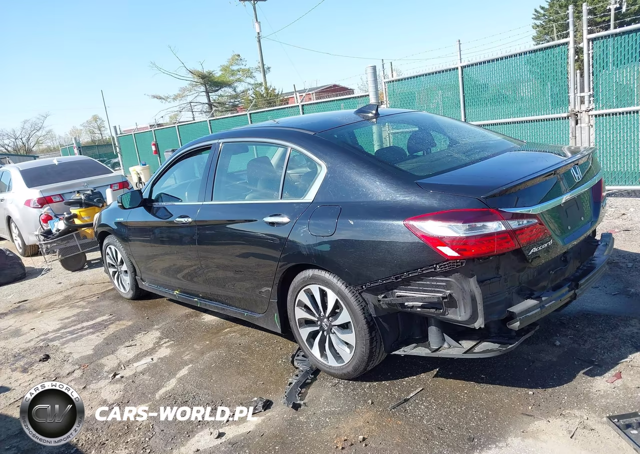 2017 Honda Accord Hybrid Touring VIN:JHMCR6F71HC030479 - 3