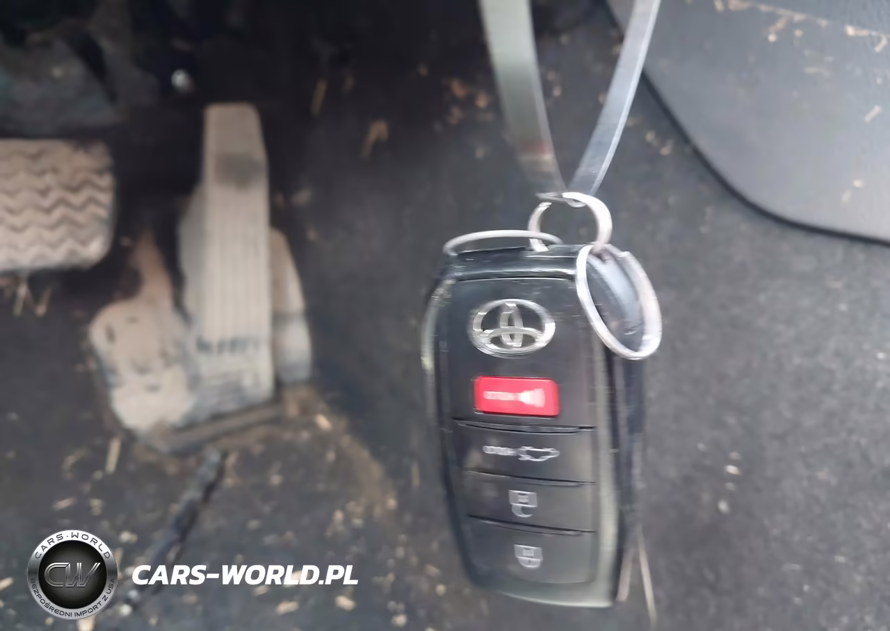 2025 Toyota Camry Le VIN:4T1DAACK7SU199251 - 11
