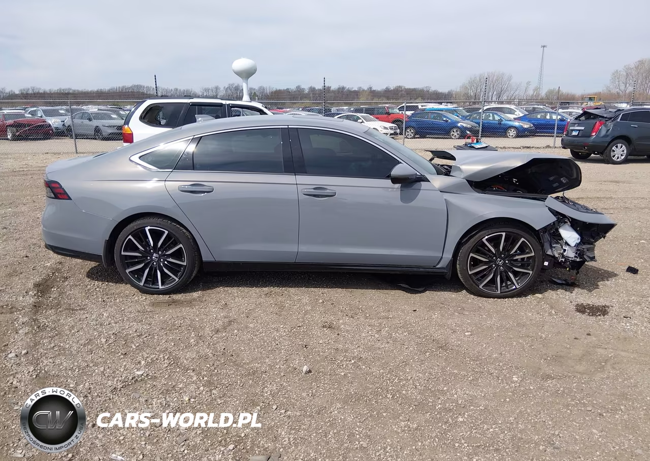 2025 Honda Accord Hybrid Touring VIN:1HGCY2F80SA073172 - 14