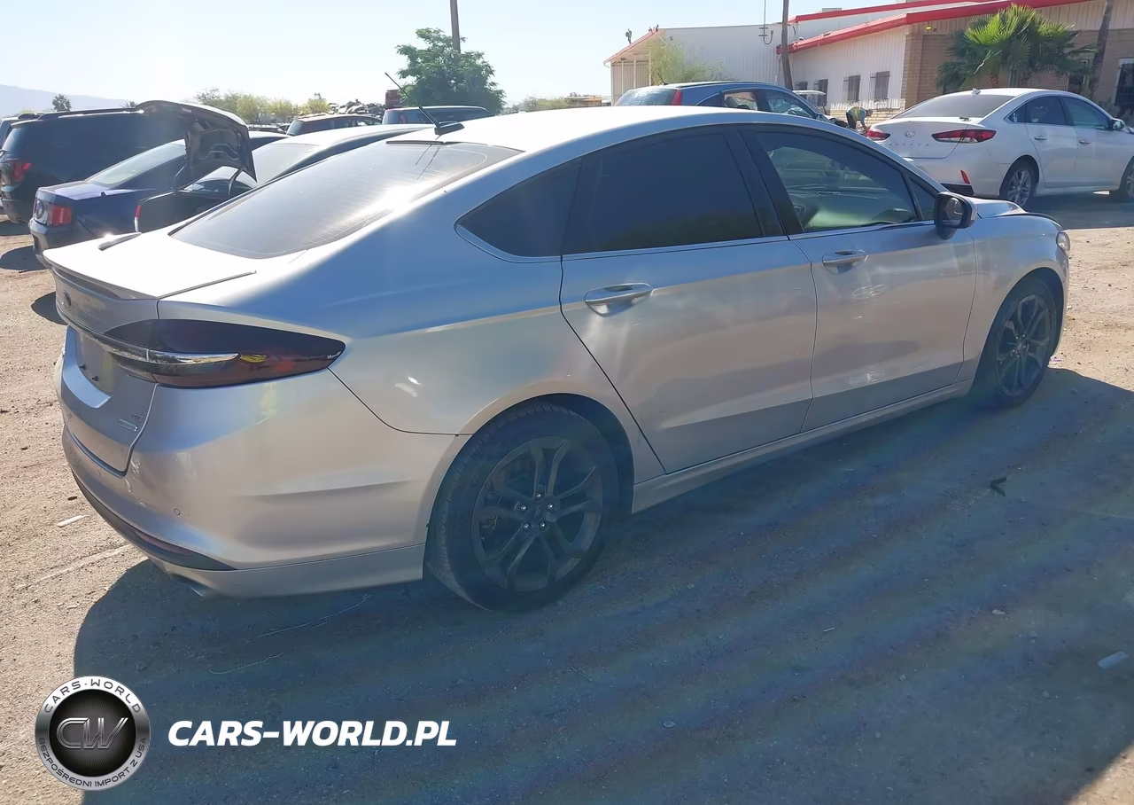 2018 Ford Fusion Se VIN:3FA6P0HD4JR136930 - 4