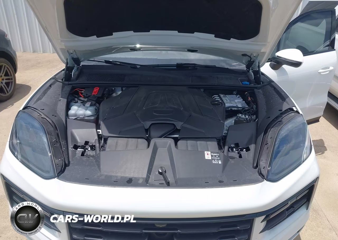 2025 Porsche Cayenne Coupe VIN:WP1BA2AY5SDA31003 - 10