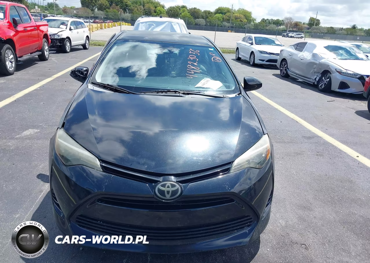 2017 Toyota Corolla Le VIN:5YFBURHE7HP617026 - 12