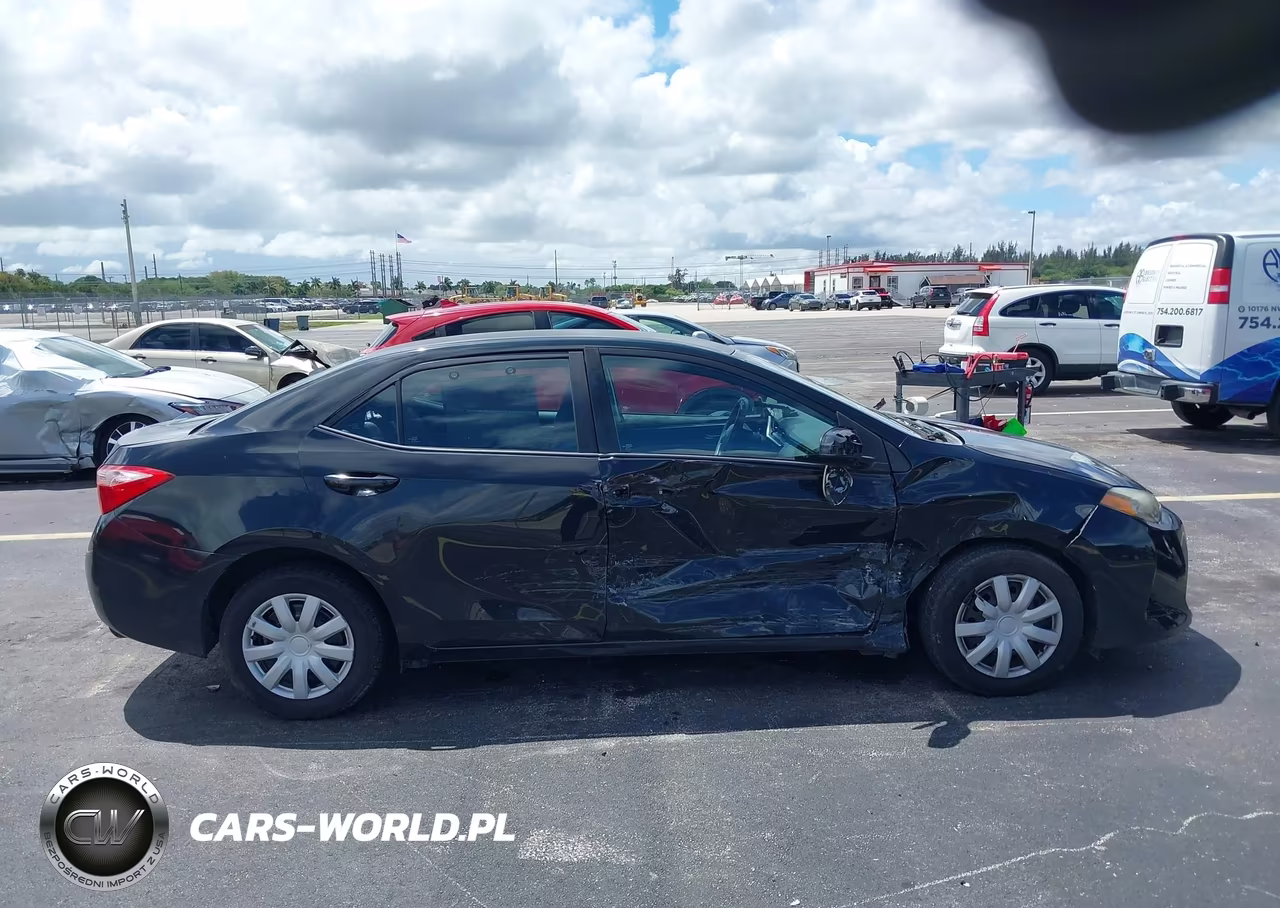 2017 Toyota Corolla Le VIN:5YFBURHE7HP617026 - 13