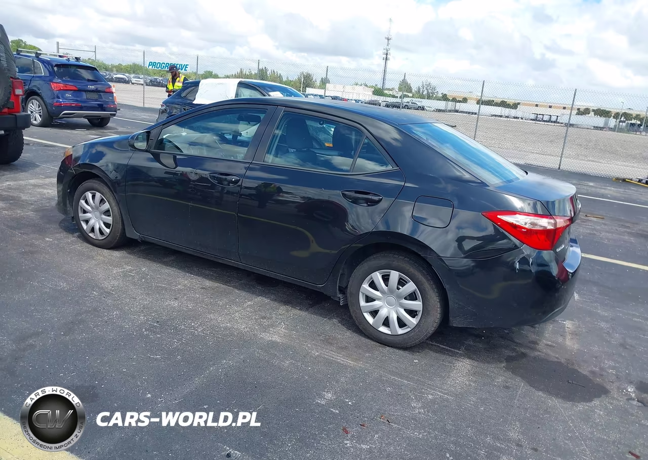 2017 Toyota Corolla Le VIN:5YFBURHE7HP617026 - 3