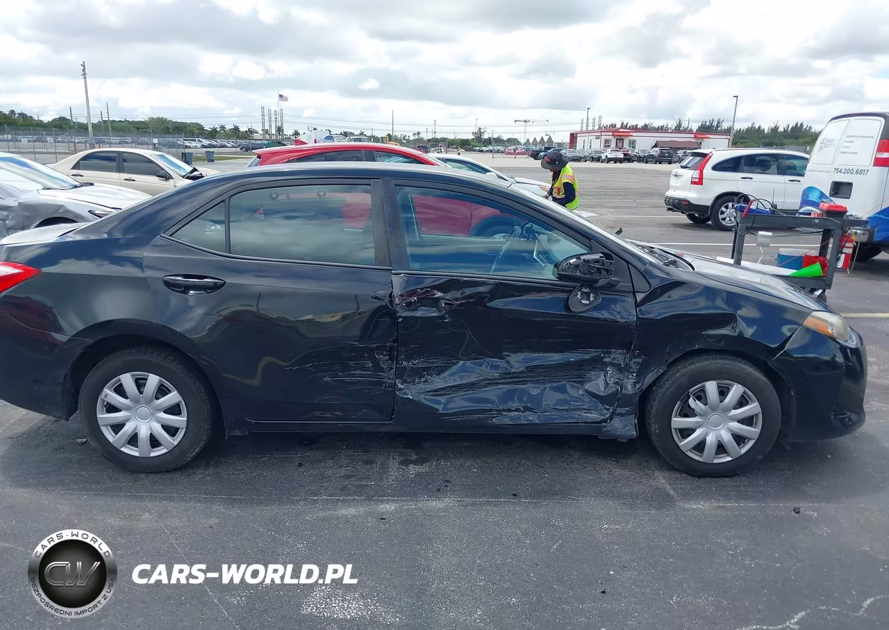 2017 Toyota Corolla Le VIN:5YFBURHE7HP617026 - 6