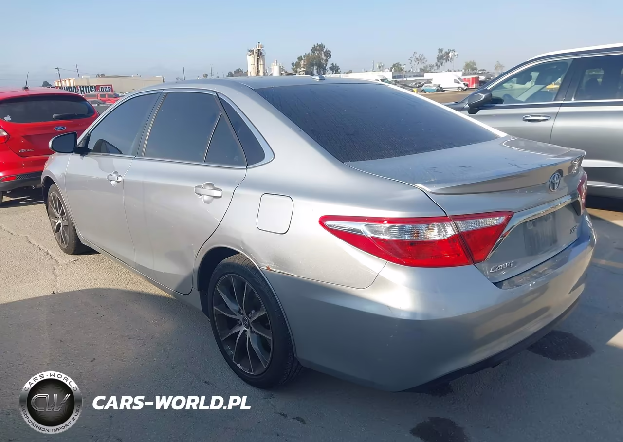 2017 Toyota Camry Xse VIN:4T1BF1FK5HU351833 - 3