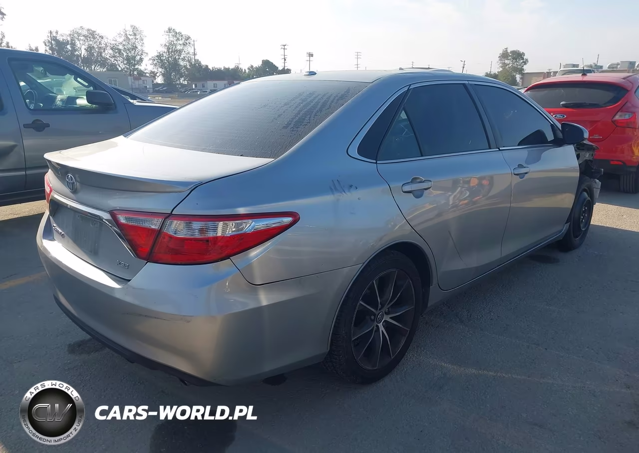 2017 Toyota Camry Xse VIN:4T1BF1FK5HU351833 - 4