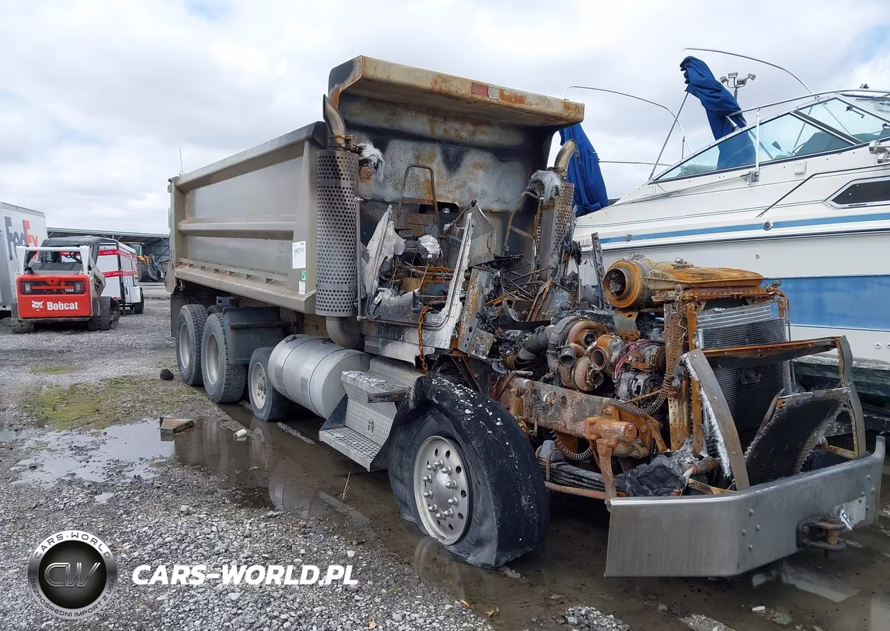 2005 Kenworth Construction T800