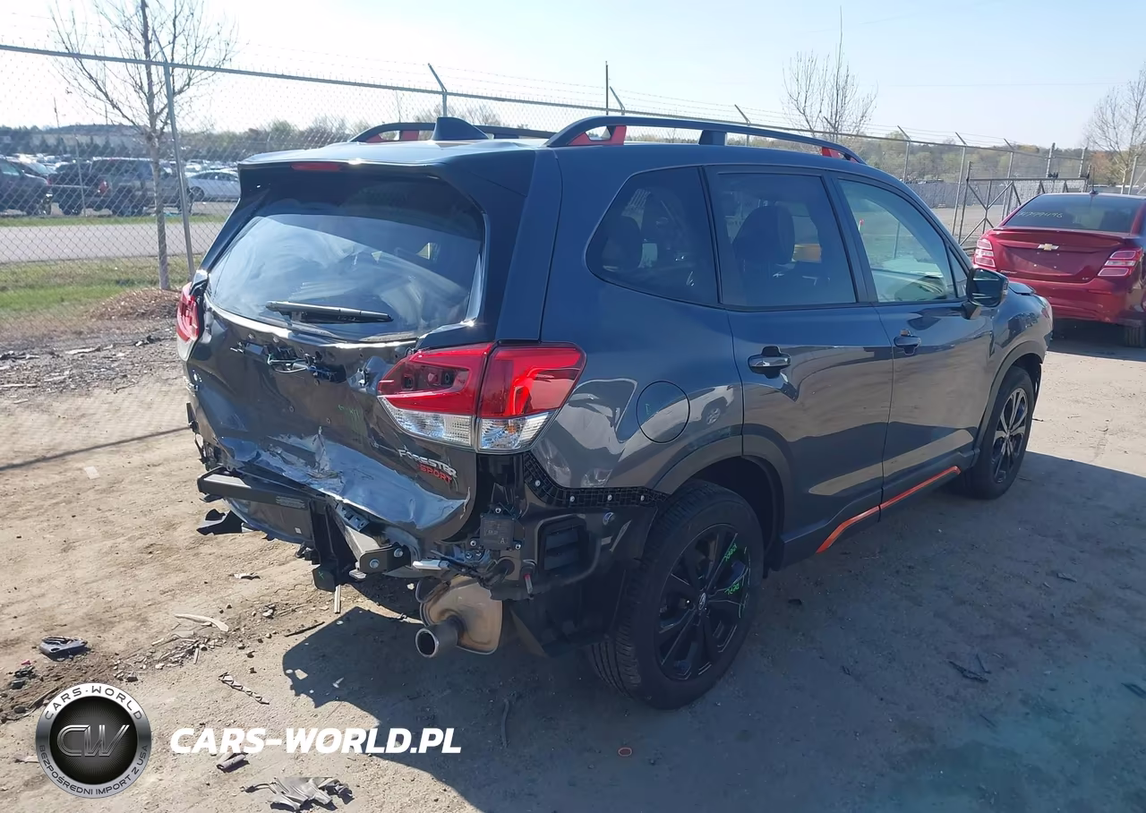 2024 Subaru Forester Sport VIN:JF2SKAEC0RH514751 - 4